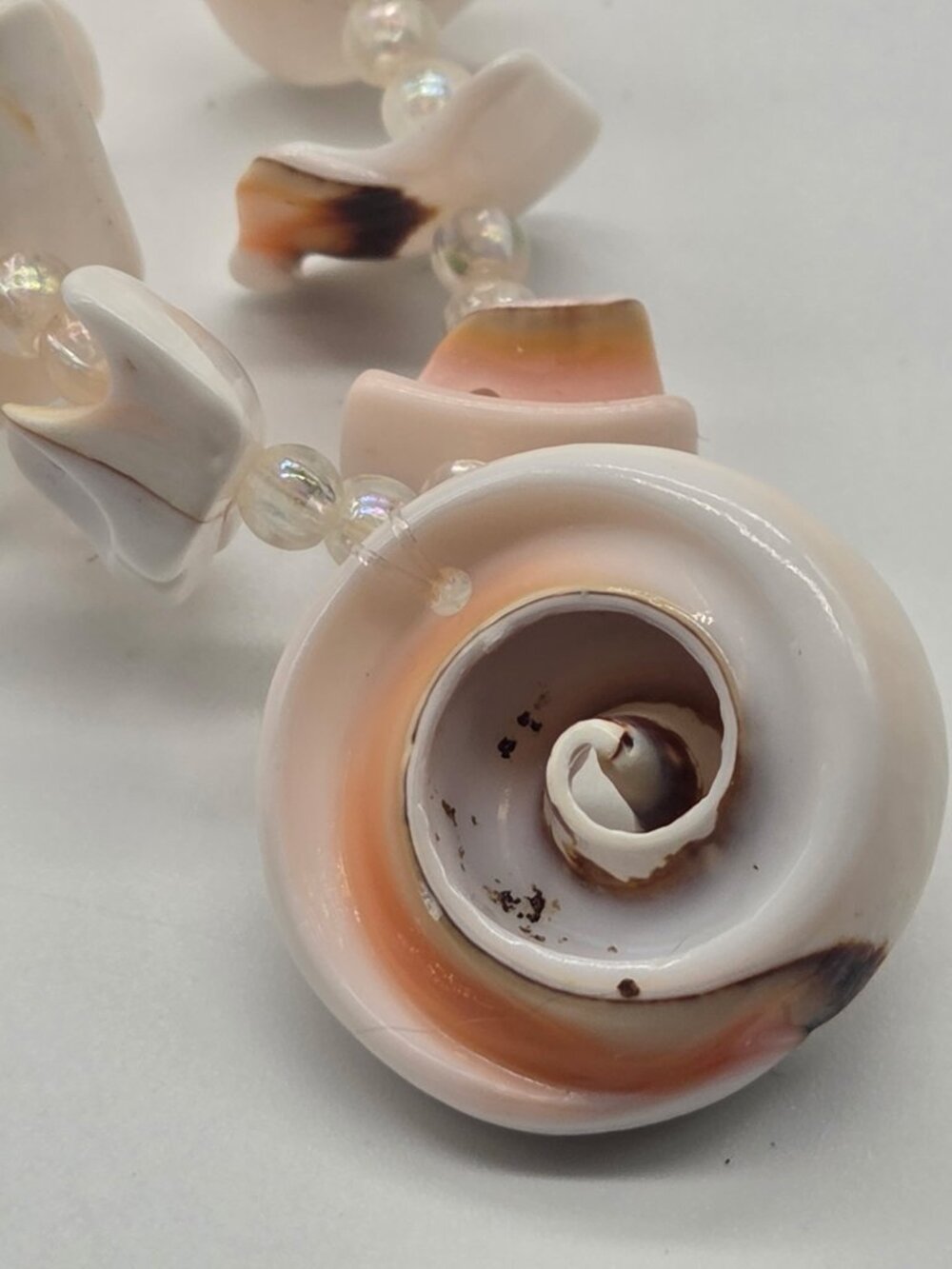 Shell necklace - Picture 4 of 5